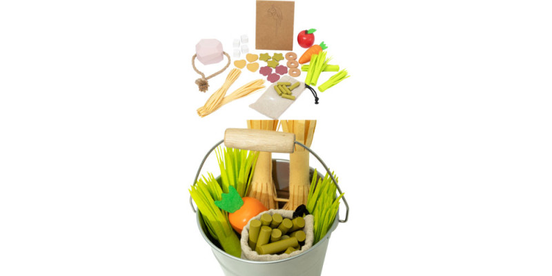 Hobby Horse Zubehör Futter Set mit Futtereimer Gratis Heu für Steckenpferd Plüschpferd Holzpferd